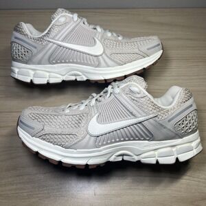 Nike Zoom Vomero 5 Light Orewood Men's 10 /Women's 11.5 Running Shoes FZ3780-101